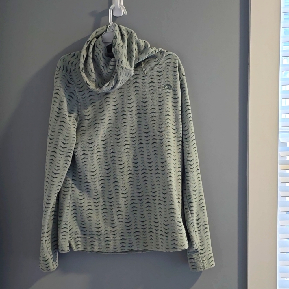 The North Face Dusty Mauve Glacier Fleece.